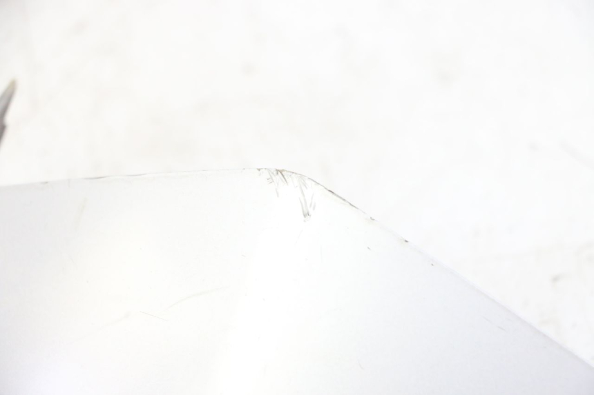 photo de VERKLEIDUNG VORNE MITTE PEUGEOT VIVACITY NEW 2T 50 (2008 - 2017) - Details der Befestigungspunkte