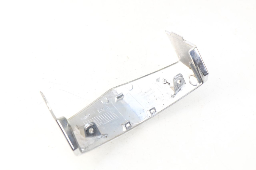 photo de VERKLEIDUNGSVERBINDUNG VORNE OBEN PEUGEOT VIVACITY NEW 4T 50 (2008 - 2017) - Detailansicht des Bauteils