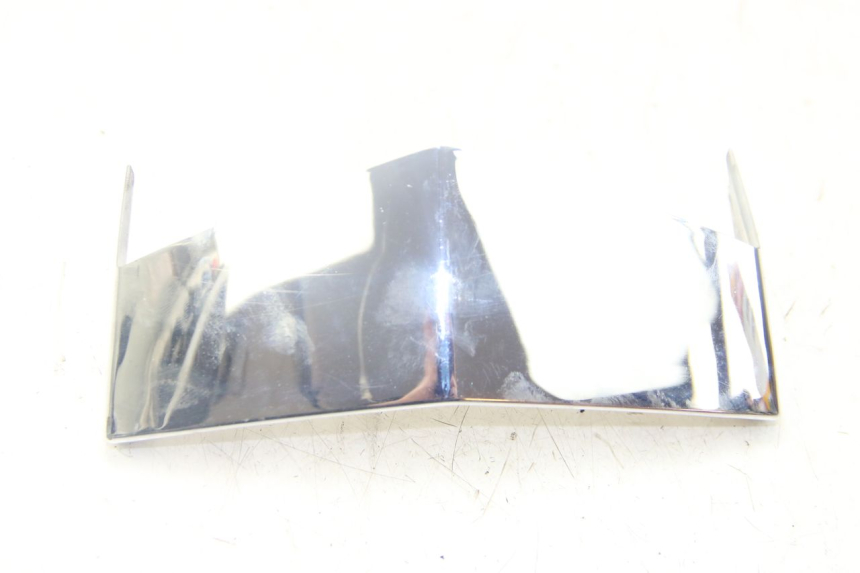 photo de VERKLEIDUNGSVERBINDUNG VORNE OBEN PEUGEOT VIVACITY NEW 4T 50 (2008 - 2017) - Detailansicht des Bauteils