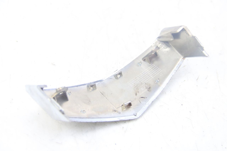 photo de VERKLEIDUNGSVERBINDUNG VORNE OBEN PEUGEOT VIVACITY NEW 4T 50 (2008 - 2017) - Zoom auf Gebrauchszustand