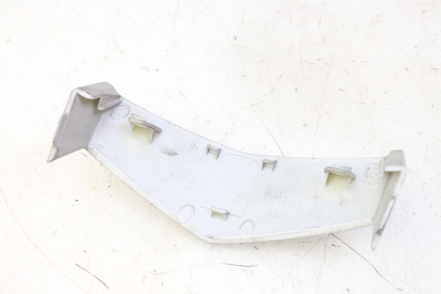 photo de VERKLEIDUNGSVERBINDUNG VORNE OBEN PEUGEOT VIVACITY NEW 4T 50 (2008 - 2017) - Alternative Perspektive