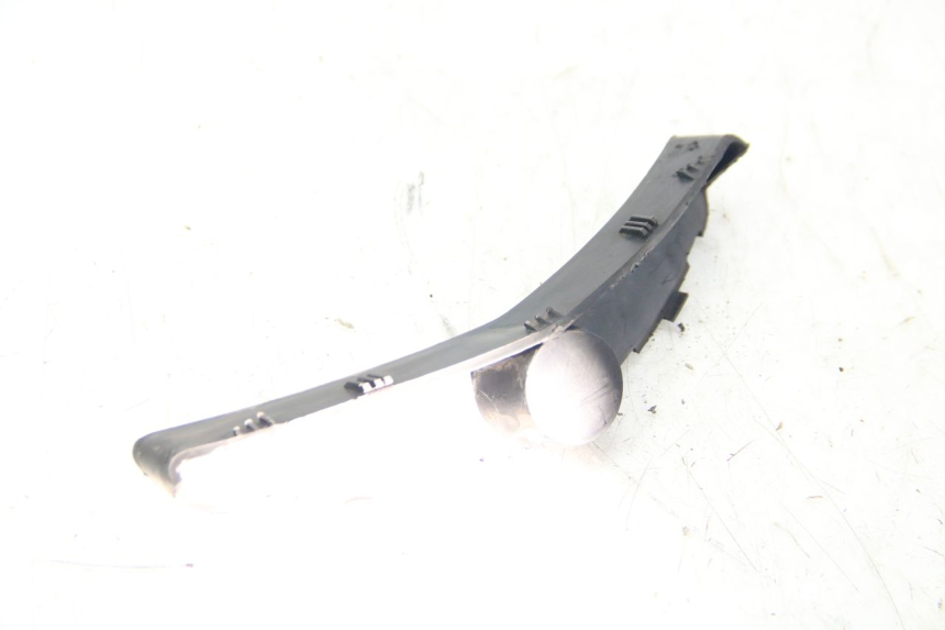 photo de VORDERE VERKLEIDUNGSVERBINDUNG YAMAHA XMAX X-MAX 125 (2006 - 2009) - Technische Nahaufnahme