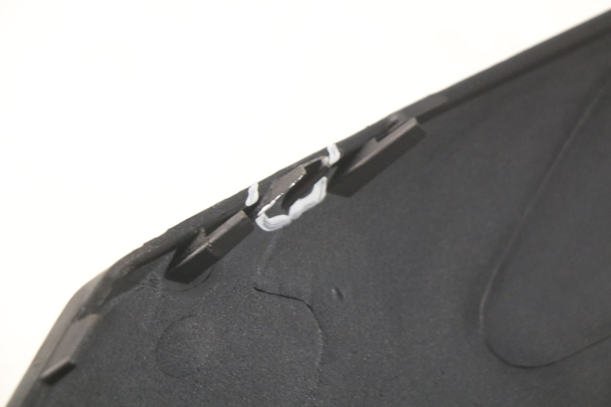 photo de VORDERE VERKLEIDUNGSVERBINDUNG PIAGGIO X8 125 (2004 - 2007) - Detailansicht des Bauteils