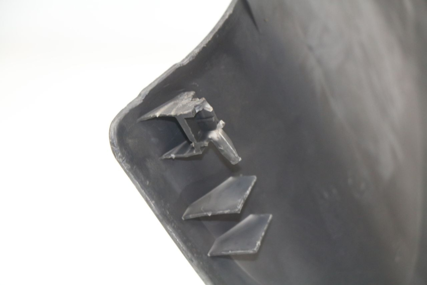 photo de TRITTBRETT VERKLEIDUNG MITTE SUZUKI BURGMAN 650 (2002 - 2004) - Zoom auf Gebrauchszustand