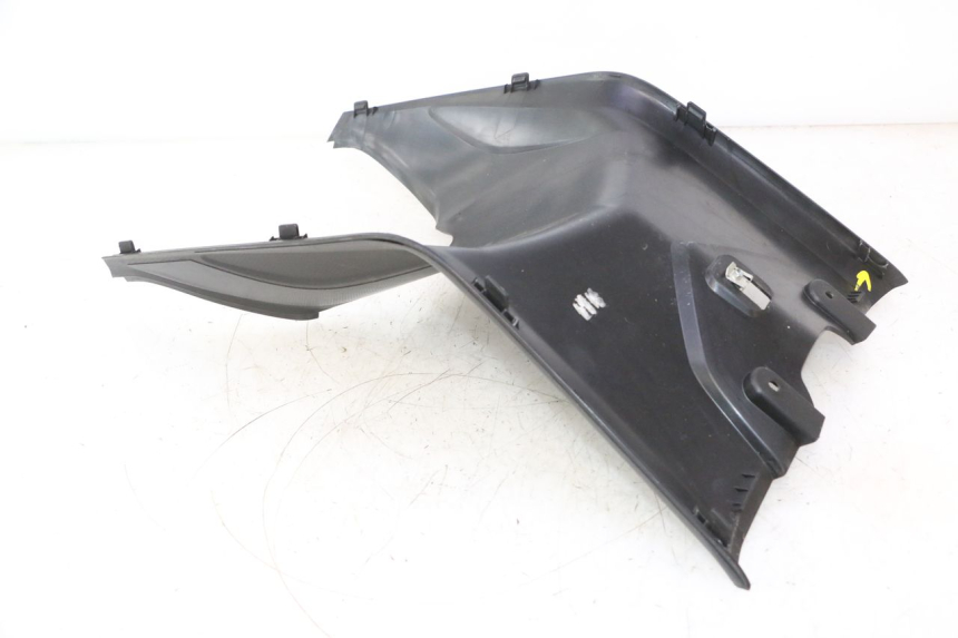 photo de TRITTBRETT VERKLEIDUNG MITTE BMW C SPORT 650 (2015 - 2021) - Alternative Perspektive