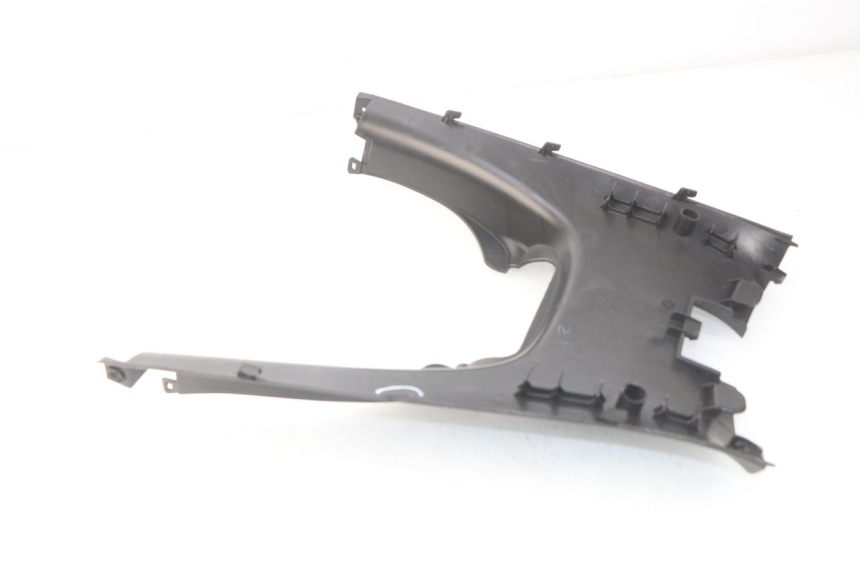 photo de TRITTBRETT VERKLEIDUNG MITTE KYMCO DINK STREET 125 (2009 - 2014) - Technische Nahaufnahme