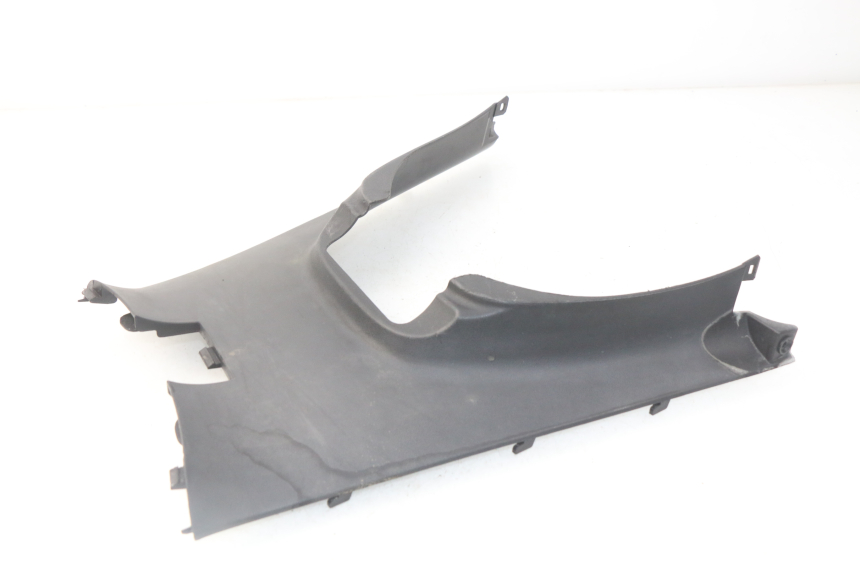 photo de TRITTBRETT VERKLEIDUNG MITTE KYMCO DINK STREET 125 (2009 - 2014) - Detailansicht des Bauteils