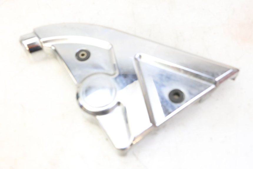 photo de TRITTBRETT VERKLEIDUNG MITTE RECHTS HYOSUNG GV AQUILA 125 (2000 - 2009) - Kennzeichnungen und Originalreferenzen