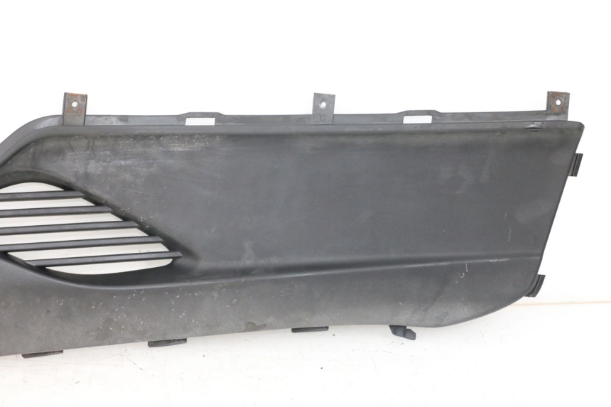 photo de TRITTBRETT VERKLEIDUNG MITTE RECHTS KYMCO DINK STREET 125 (2009 - 2014) - Technische Nahaufnahme