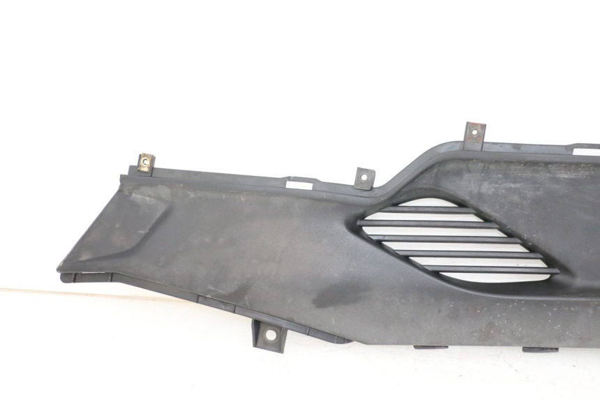 photo de TRITTBRETT VERKLEIDUNG MITTE RECHTS KYMCO DINK STREET 125 (2009 - 2014) - Gesamtansicht des Produkts