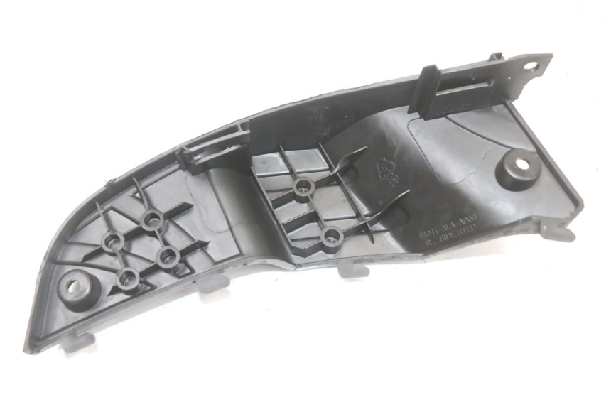 photo de TRITTBRETT VERKLEIDUNG MITTE RECHTS SYM FIDDLE 2 50 (2008 - 2013) - Details der Befestigungspunkte