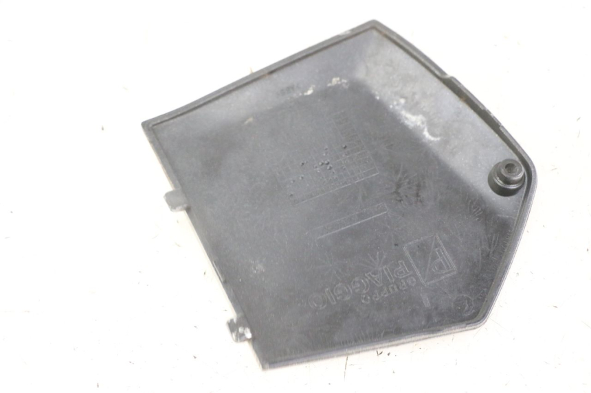 photo de TRITTBRETT VERKLEIDUNG MITTE RECHTS PIAGGIO MP3 LT 300 (2010 - 2016) - Detailansicht des Bauteils