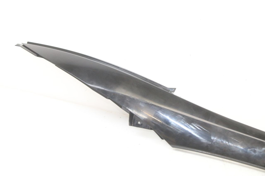 photo de TRITTBRETT VERKLEIDUNG MITTE RECHTS PIAGGIO MP3 500 (2014 - 2017) - Detailansicht des Bauteils