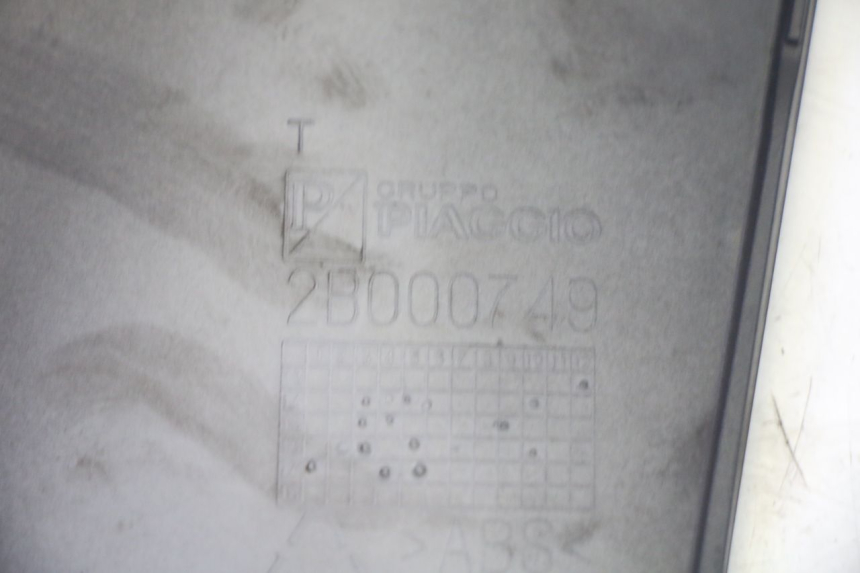 photo de TRITTBRETT VERKLEIDUNG MITTE RECHTS PIAGGIO MP3 500 (2016 - 2018) - Technische Nahaufnahme