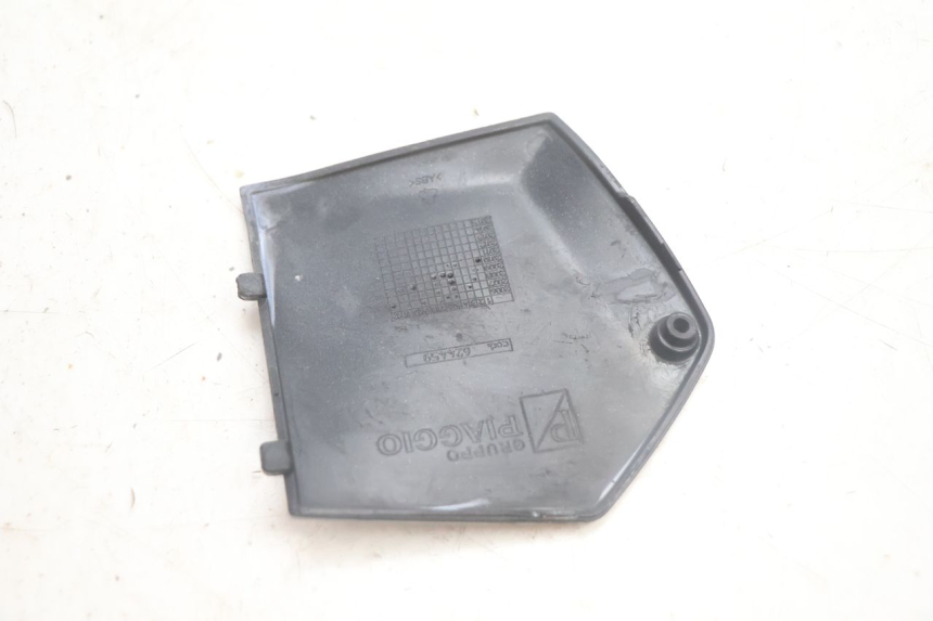 photo de RECHTER FUßRASTENVERBINDUNG PIAGGIO MP3 125 (2006 - 2014) - Details der Befestigungspunkte