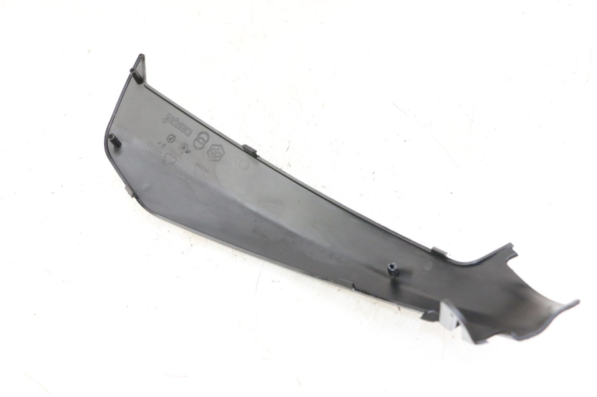 photo de TRITTBRETT VERKLEIDUNG MITTE RECHTS PIAGGIO NRG POWER PUREJET 50 (2018 - 2021) - Detailansicht des Bauteils