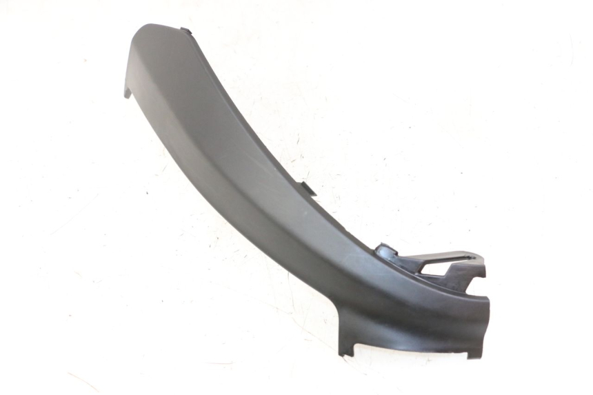 photo de TRITTBRETT VERKLEIDUNG MITTE RECHTS PIAGGIO NRG POWER PUREJET 50 (2018 - 2021) - Zoom auf Gebrauchszustand