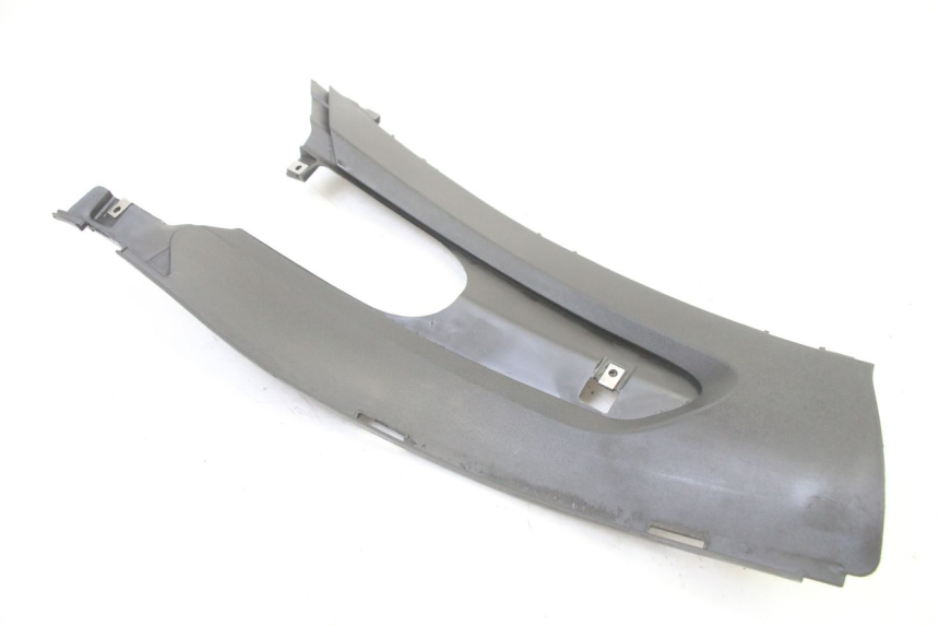 photo de TRITTBRETT VERKLEIDUNG MITTE RECHTS GILERA RUNNER SP 50 (2006 - 2008) - Alternative Perspektive