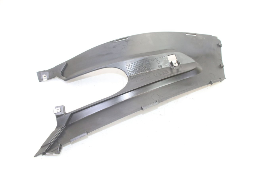 photo de TRITTBRETT VERKLEIDUNG MITTE RECHTS GILERA RUNNER SP 50 (2006 - 2008) - Gesamtansicht des Produkts