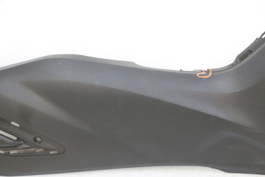 photo de TRITTBRETT VERKLEIDUNG MITTE RECHTS YAMAHA TRICITY 300 (2020 - 2024) - Ergänzendes Produktfoto