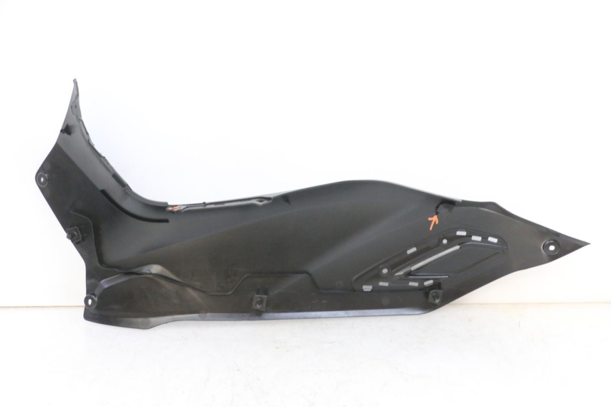 photo de TRITTBRETT VERKLEIDUNG MITTE RECHTS YAMAHA TRICITY 300 (2020 - 2024) - Zoom auf Gebrauchszustand