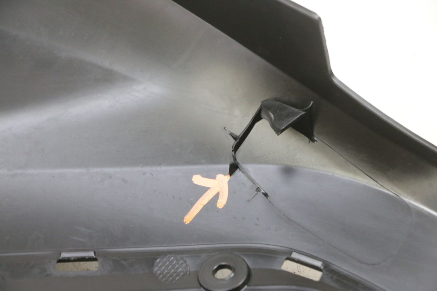 photo de TRITTBRETT VERKLEIDUNG MITTE RECHTS YAMAHA TRICITY 300 (2020 - 2024) - Technische Nahaufnahme