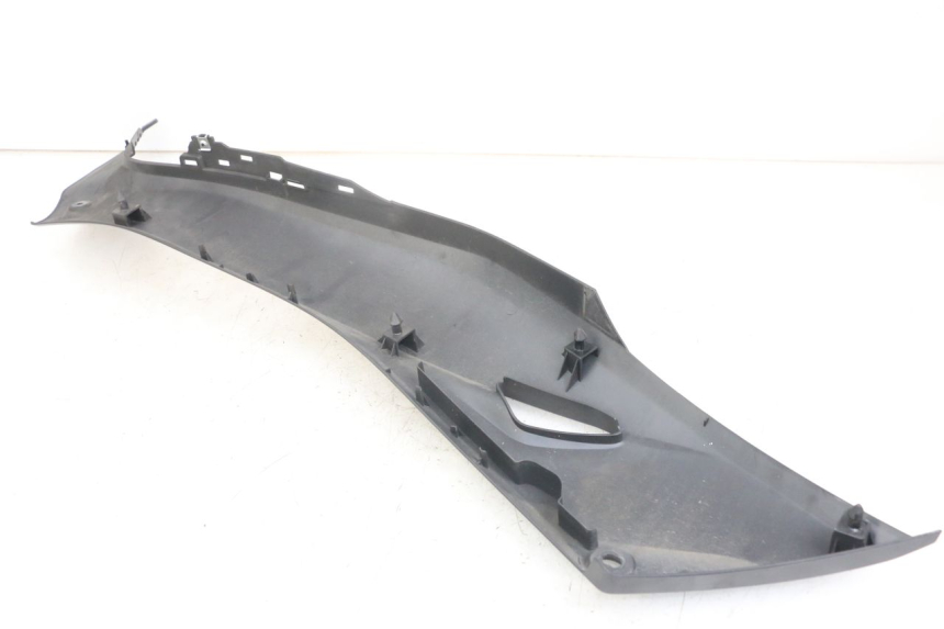 photo de RECHTER FUßRASTENVERBINDUNG YAMAHA XMAX X-MAX ABS 125 (2017 - 2020) - Zoom auf Gebrauchszustand