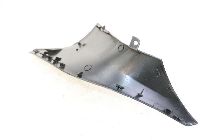 photo de TRITTBRETT VERKLEIDUNG MITTE RECHTS YAMAHA XMAX X-MAX 125 (2021 - 2025) - Technische Nahaufnahme