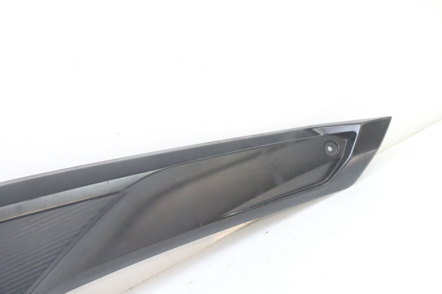 photo de TRITTBRETT VERKLEIDUNG MITTE RECHTS YAMAHA YP X-MAX XMAX 400 (2014 - 2017) - Zoom auf Gebrauchszustand