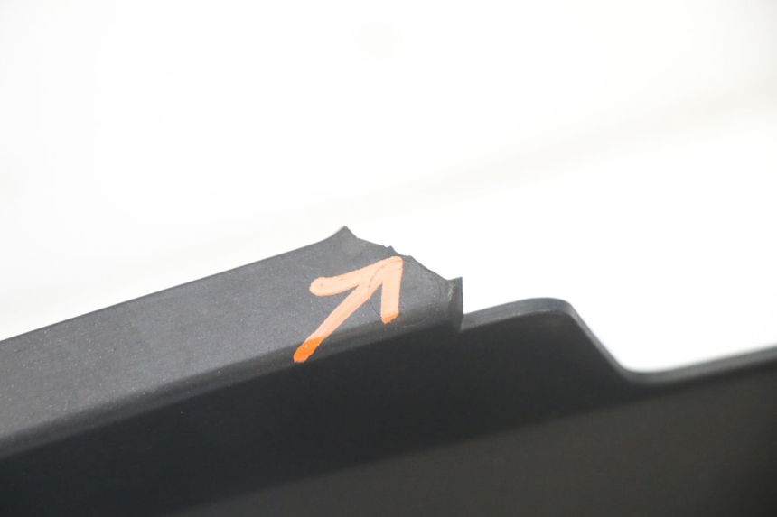 photo de TRITTBRETT VERKLEIDUNG MITTE RECHTS YAMAHA YP X-MAX XMAX 400 (2014 - 2017) - Kennzeichnungen und Originalreferenzen