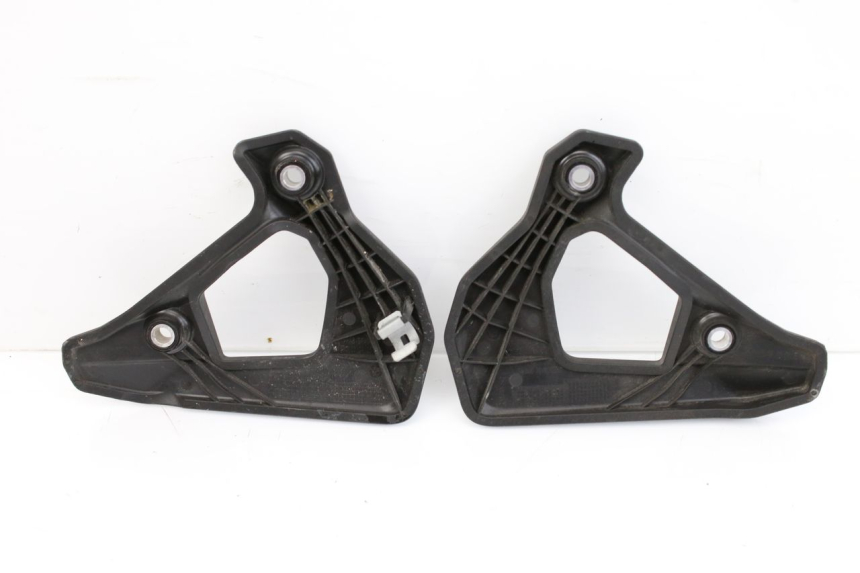 photo de TRITTBRETT VERKLEIDUNG MITTE BMW F GS K81 850 (2018 - 2023) - Zoom auf Gebrauchszustand