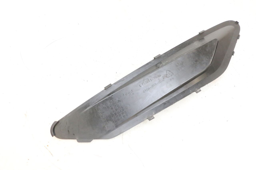 photo de TRITTBRETT VERKLEIDUNG MITTE LINKS SYM GTS EVO 125 (2009 - 2013) - Alternative Perspektive