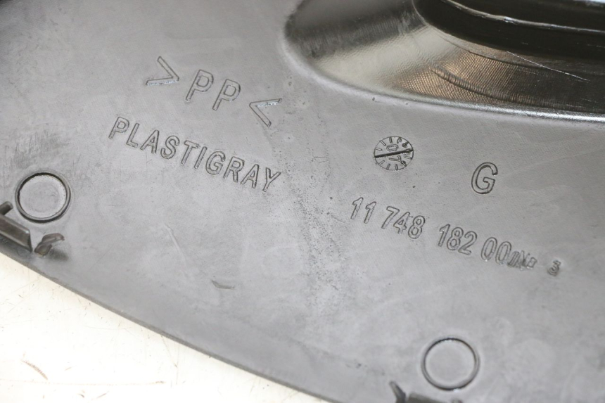 photo de TRITTBRETT VERKLEIDUNG MITTE LINKS PEUGEOT JET FORCE CARBU 50 (2003 - 2016) - Detailansicht des Bauteils