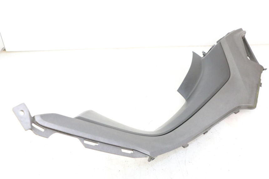 photo de TRITTBRETT VERKLEIDUNG MITTE LINKS KYMCO X-TOWN XTOWN 125 (2016 - 2021) - Details der Befestigungspunkte