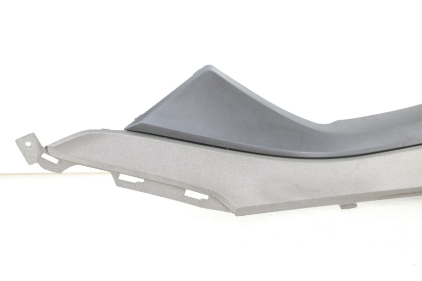 photo de TRITTBRETT VERKLEIDUNG MITTE LINKS KYMCO X-TOWN XTOWN 125 (2016 - 2021) - Kennzeichnungen und Originalreferenzen