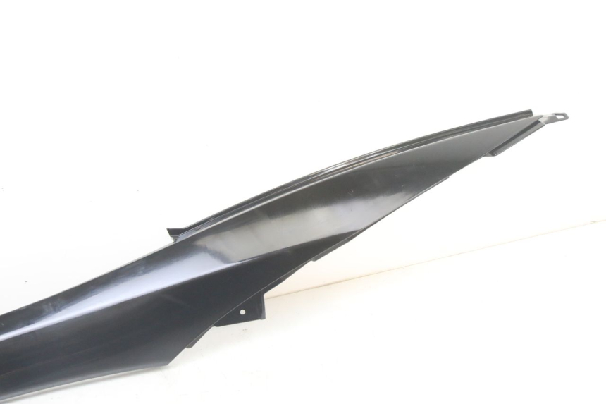 photo de TRITTBRETT VERKLEIDUNG MITTE LINKS PIAGGIO MP3 500 (2014 - 2017) - Zoom auf Gebrauchszustand