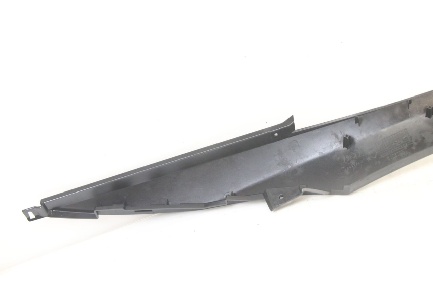 photo de TRITTBRETT VERKLEIDUNG MITTE LINKS PIAGGIO MP3 500 (2014 - 2017) - Gesamtansicht des Produkts