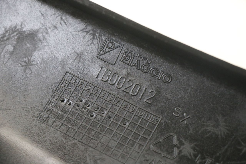 photo de TRITTBRETT VERKLEIDUNG MITTE LINKS PIAGGIO MP3 500 (2014 - 2017) - Geprüftes Gebrauchtteil