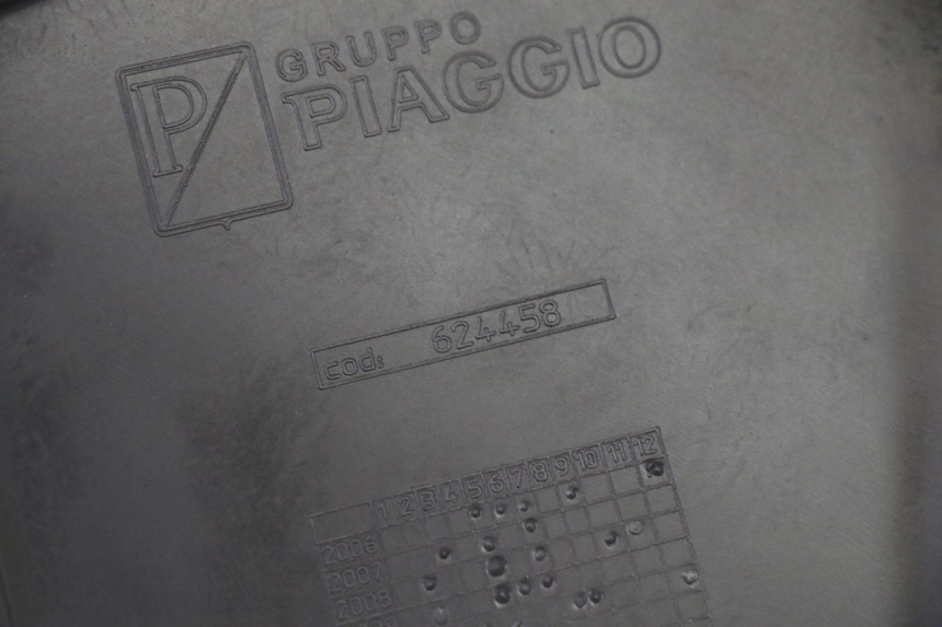 photo de TRITTBRETT VERKLEIDUNG MITTE LINKS PIAGGIO MP3 500 (2011 - 2015) - Technische Nahaufnahme