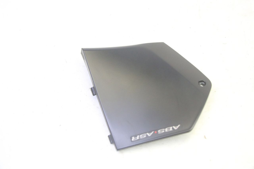 photo de TRITTBRETT VERKLEIDUNG MITTE LINKS PIAGGIO MP3 500 (2016 - 2018) - Detailansicht des Bauteils