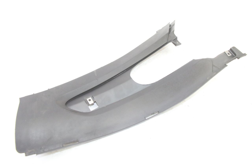 photo de TRITTBRETT VERKLEIDUNG MITTE LINKS GILERA RUNNER SP 50 (2006 - 2008) - Technische Nahaufnahme