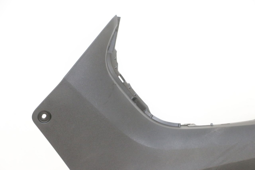 photo de TRITTBRETT VERKLEIDUNG MITTE LINKS YAMAHA TRICITY 300 (2020 - 2024) - Kennzeichnungen und Originalreferenzen