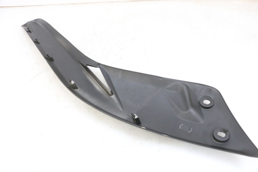 photo de TRITTBRETT VERKLEIDUNG MITTE LINKS YAMAHA X-MAX XMAX 125 (2010 - 2013) - Zoom auf Gebrauchszustand