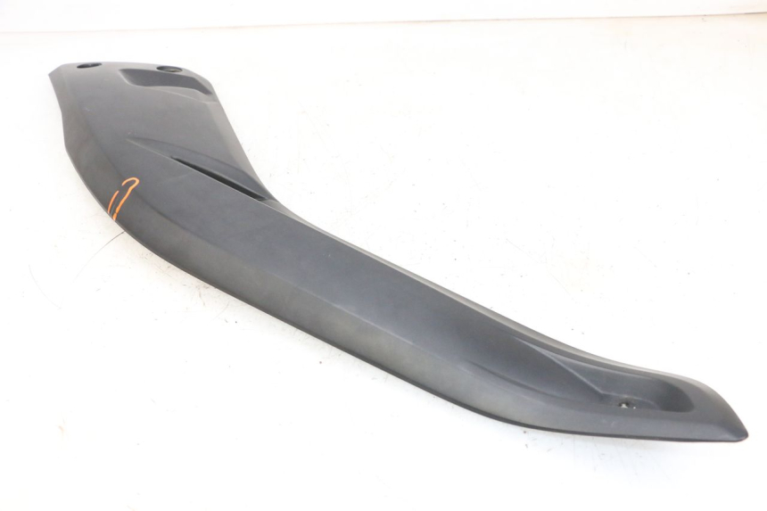 photo de TRITTBRETT VERKLEIDUNG MITTE LINKS YAMAHA X-MAX XMAX 125 (2010 - 2013) - Details der Befestigungspunkte