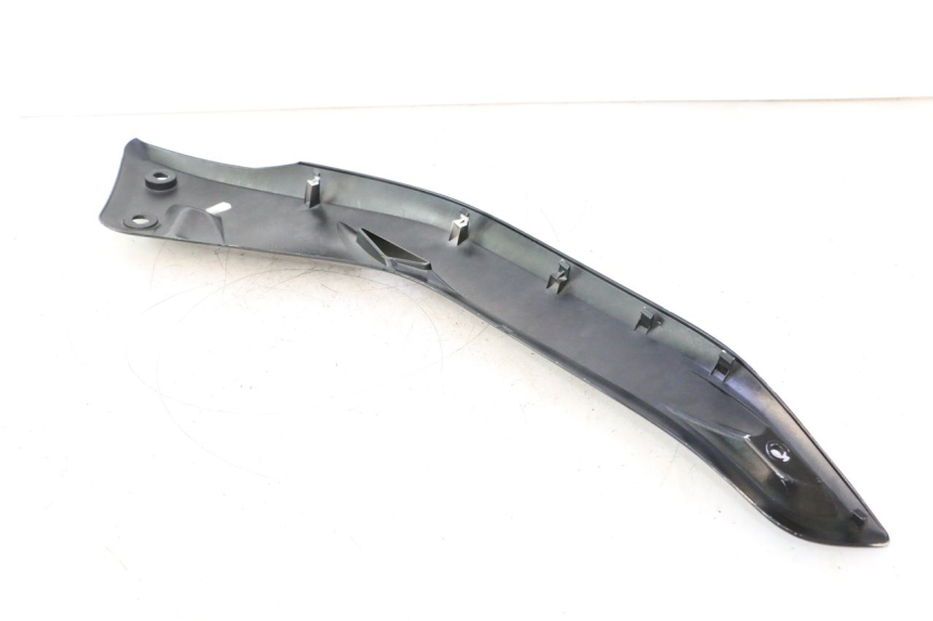 photo de TRITTBRETT VERKLEIDUNG MITTE LINKS YAMAHA X-MAX XMAX 125 (2010 - 2013) - Kennzeichnungen und Originalreferenzen