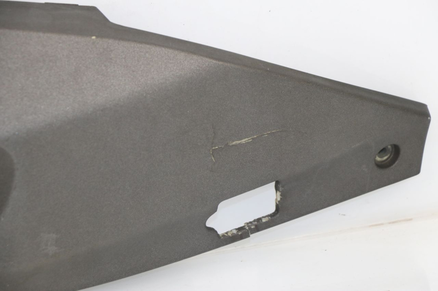 photo de TRITTBRETT VERKLEIDUNG MITTE LINKS KYMCO XCITING 500 (2007 - 2010) - Charakteristische Merkmale