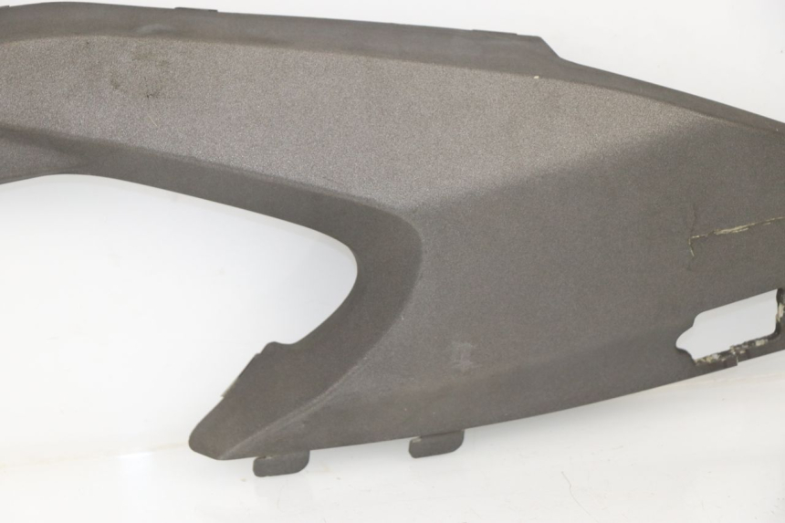 photo de TRITTBRETT VERKLEIDUNG MITTE LINKS KYMCO XCITING 500 (2007 - 2010) - Zoom auf Komponenten