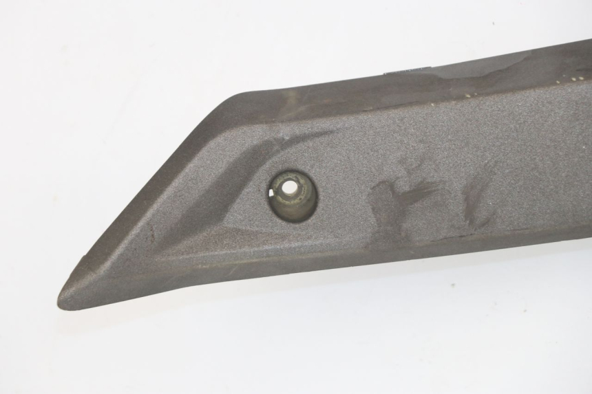 photo de TRITTBRETT VERKLEIDUNG MITTE LINKS KYMCO XCITING 500 (2007 - 2010) - Ergänzendes Produktfoto