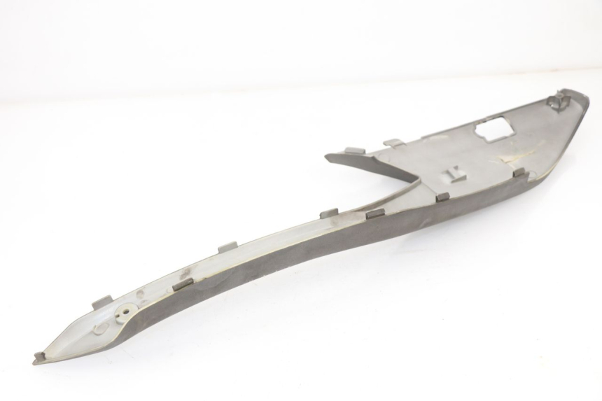 photo de TRITTBRETT VERKLEIDUNG MITTE LINKS KYMCO XCITING 500 (2007 - 2010) - Zoom auf Gebrauchszustand