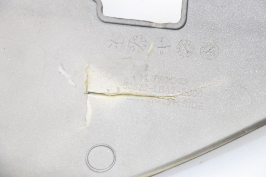 photo de TRITTBRETT VERKLEIDUNG MITTE LINKS KYMCO XCITING 500 (2007 - 2010) - Technische Nahaufnahme